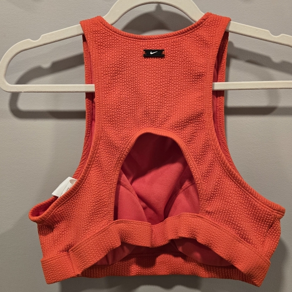 Nike Scarlet Textured Activewear Top - Picture 6 of 8